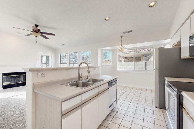 811 Bryce Canyon Street SE, Albuquerque, NM 87123