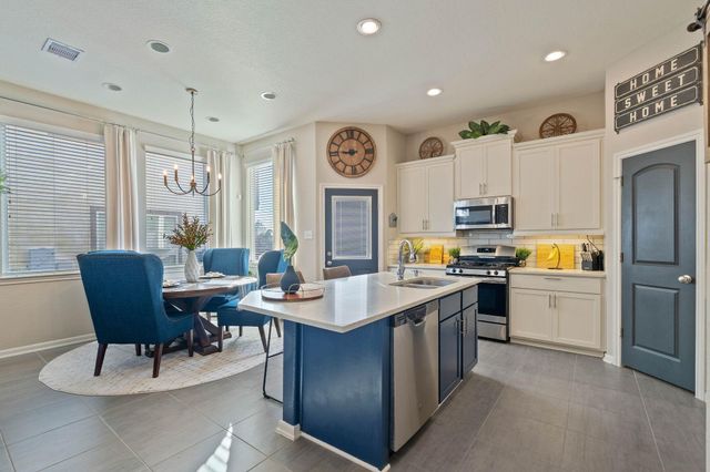 227 Biltmore Loop, Montgomery, TX 77316