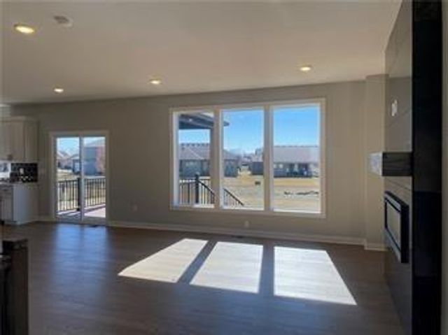 17174 W 164th Terrace, Olathe, KS 66062