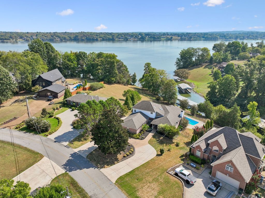 339 Lakeview Cir, Mount Juliet, TN 37122