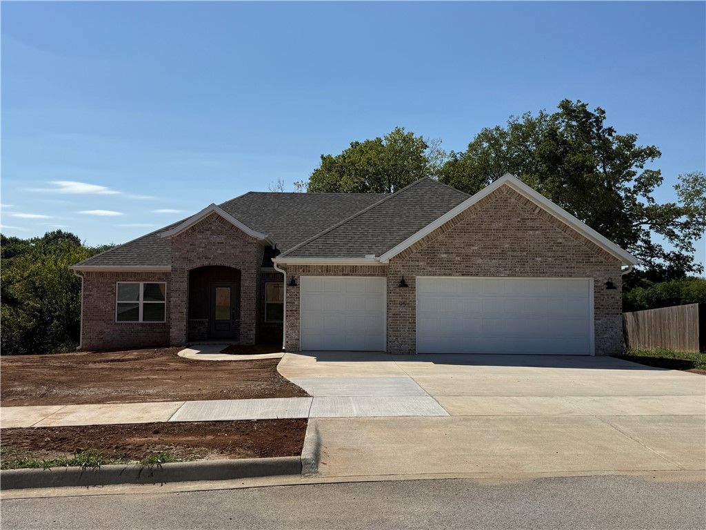 95 W Watson Lane, Farmington, AR 72730