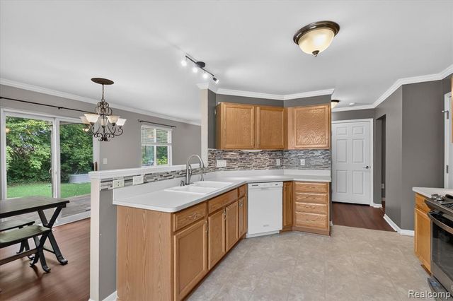 8589 Barrington Drive, Ypsilanti, MI 48198