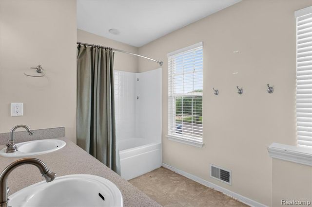 8589 Barrington Drive, Ypsilanti, MI 48198