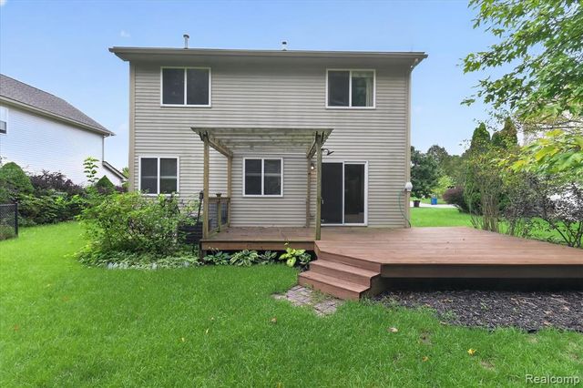 8589 Barrington Drive, Ypsilanti, MI 48198