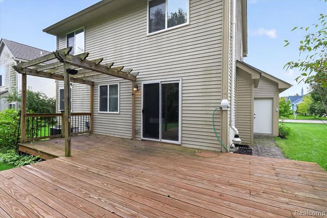 8589 Barrington Drive, Ypsilanti, MI 48198