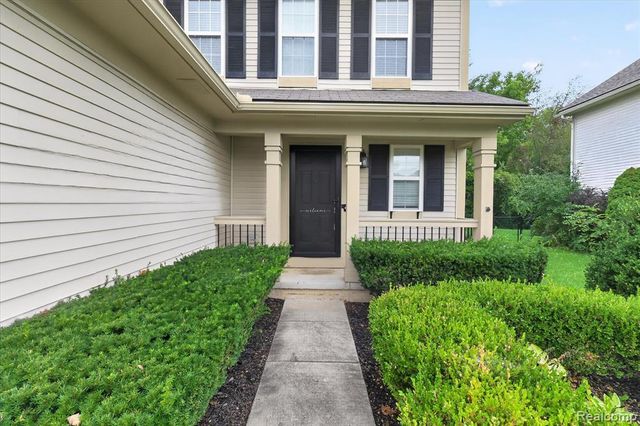 8589 Barrington Drive, Ypsilanti, MI 48198