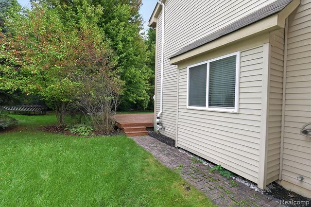 8589 Barrington Drive, Ypsilanti, MI 48198