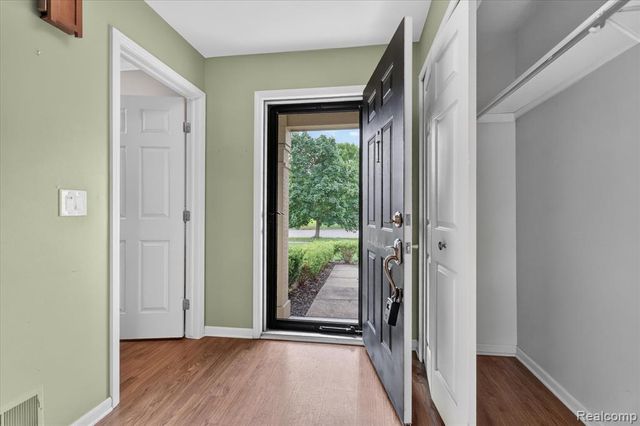 8589 Barrington Drive, Ypsilanti, MI 48198