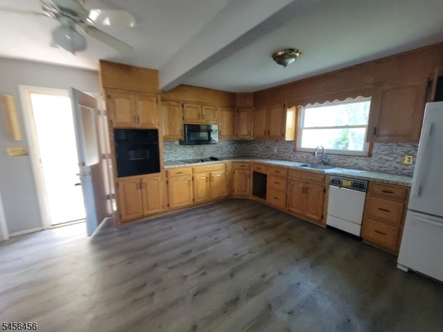 4 Vale St, Edison Twp., NJ 08817