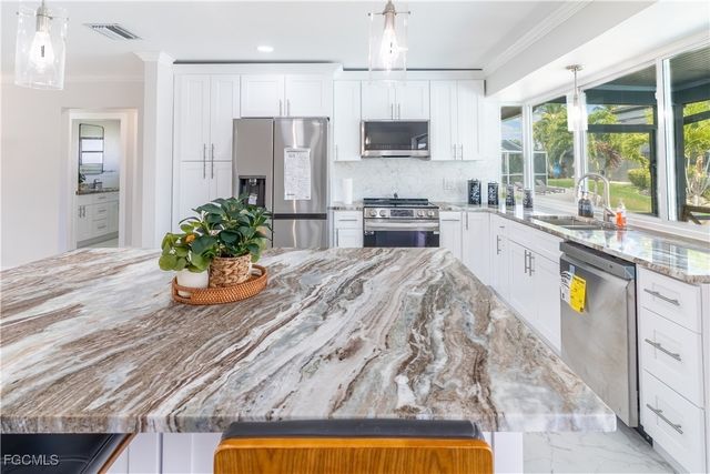 3405 SE 16th PL, Cape Coral, FL 33904