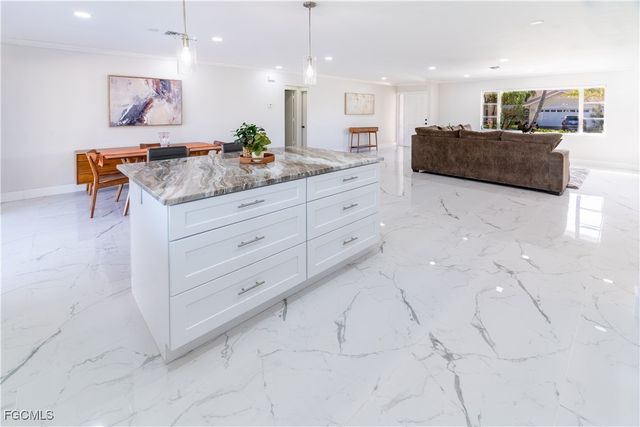 3405 SE 16th PL, Cape Coral, FL 33904