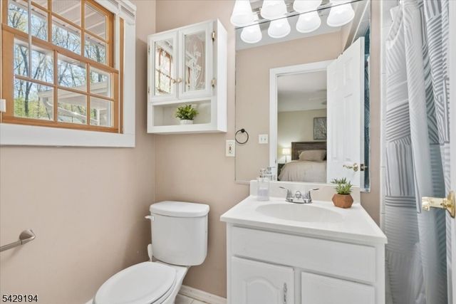 11 Knoll Dr, Denville Twp., NJ 07866