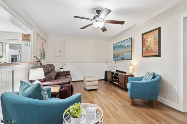 11 Knoll Dr, Denville Twp., NJ 07866