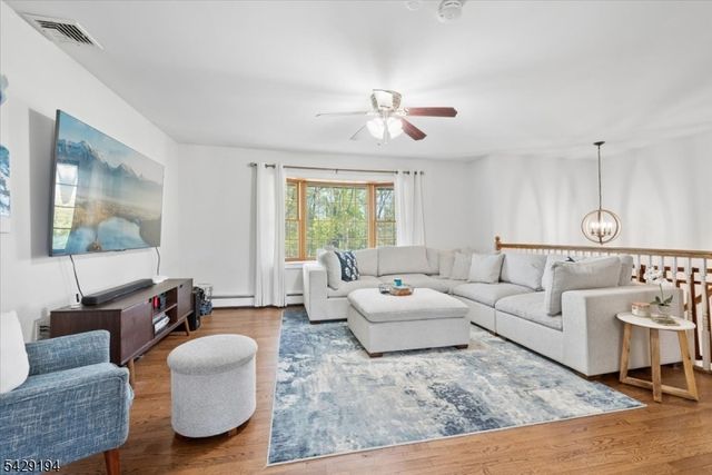 11 Knoll Dr, Denville Twp., NJ 07866
