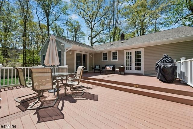 11 Knoll Dr, Denville Twp., NJ 07866