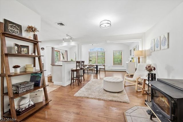 11 Knoll Dr, Denville Twp., NJ 07866