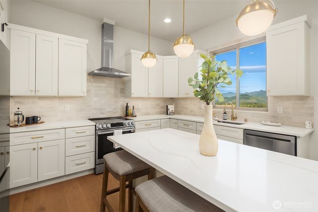 1030 Tinas Coma Drive, Burlington, WA 98233
