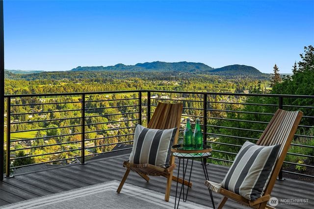 1030 Tinas Coma Drive, Burlington, WA 98233