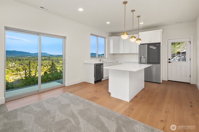 1030 Tinas Coma Drive, Burlington, WA 98233