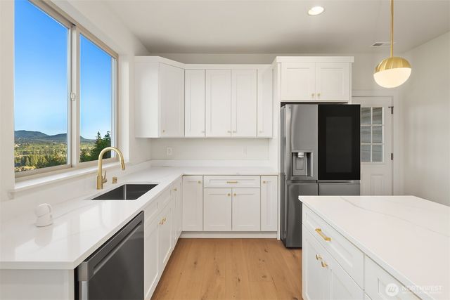 1030 Tinas Coma Drive, Burlington, WA 98233