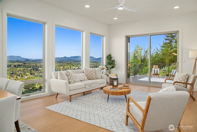 1030 Tinas Coma Drive, Burlington, WA 98233