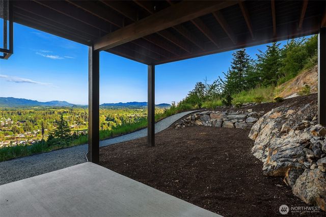 1030 Tinas Coma Drive, Burlington, WA 98233