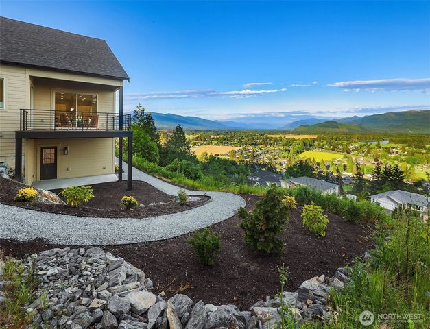 1030 Tinas Coma Drive, Burlington, WA 98233