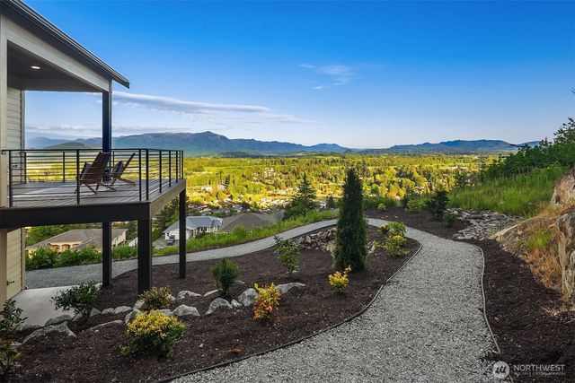 1030 Tinas Coma Drive, Burlington, WA 98233