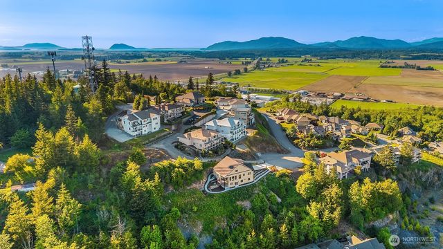 1030 Tinas Coma Drive, Burlington, WA 98233