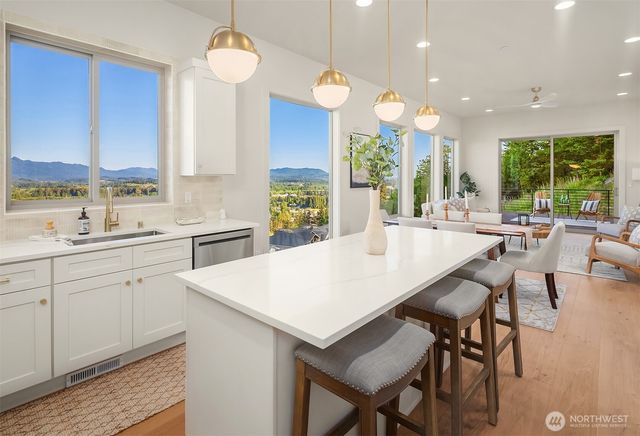1030 Tinas Coma Drive, Burlington, WA 98233