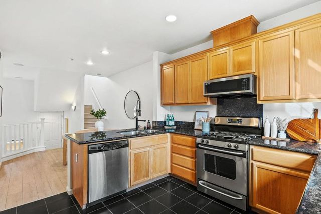 2382 Winepol Loop, San Jose, CA 95125