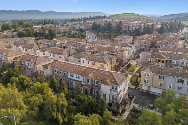 2382 Winepol Loop, San Jose, CA 95125