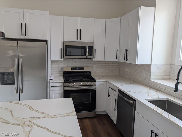 2900 York Avenue, Cleveland, OH 44113