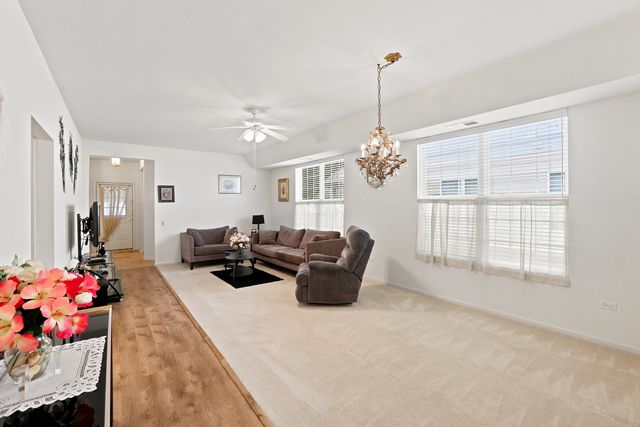 11724 Tanglewood Lane, Huntley, IL 60142