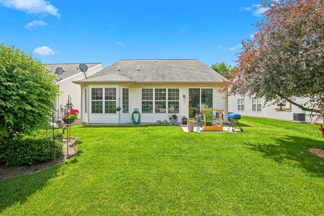 11724 Tanglewood Lane, Huntley, IL 60142