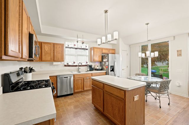 11724 Tanglewood Lane, Huntley, IL 60142