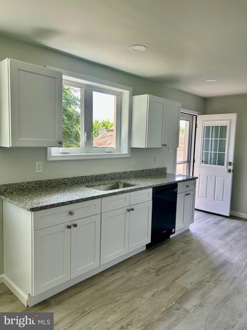 109 CORAL AVE, Mount Laurel, NJ 08054