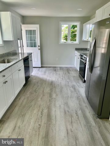 109 CORAL AVE, Mount Laurel, NJ 08054