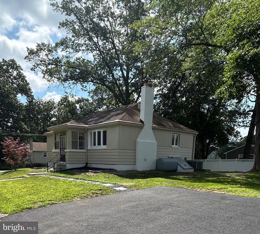 109 CORAL AVE, Mount Laurel, NJ 08054