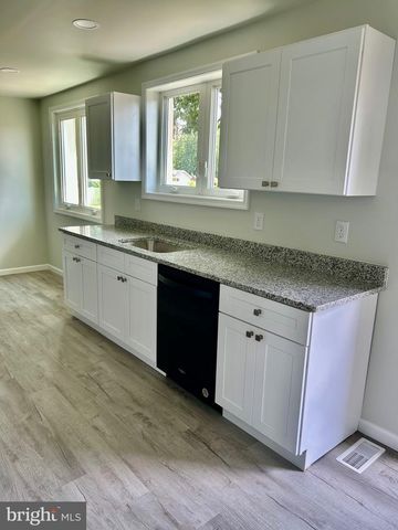 109 CORAL AVE, Mount Laurel, NJ 08054