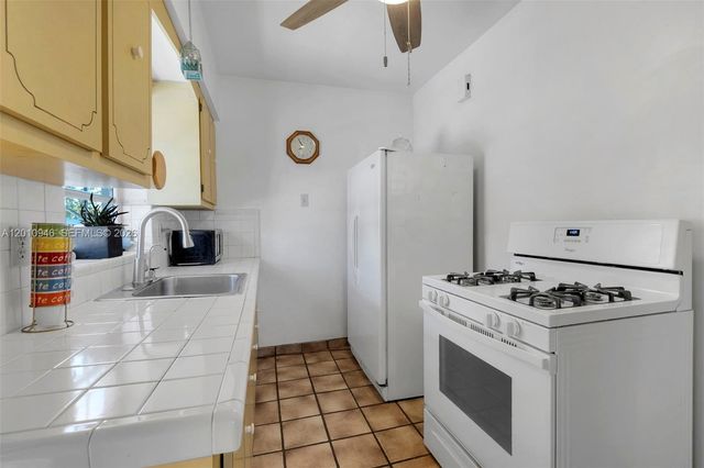 167 W 34th St, Hialeah, FL 33012