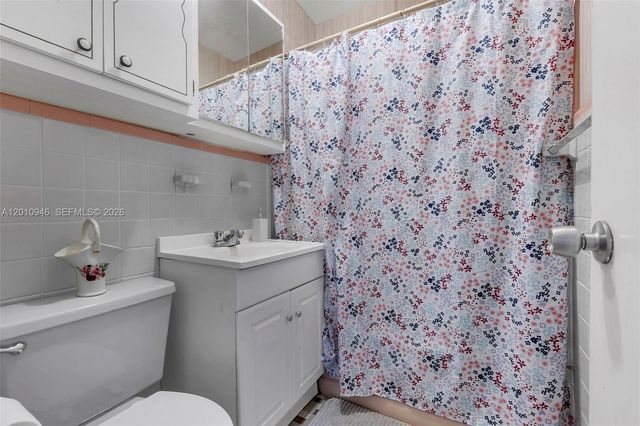 167 W 34th St, Hialeah, FL 33012