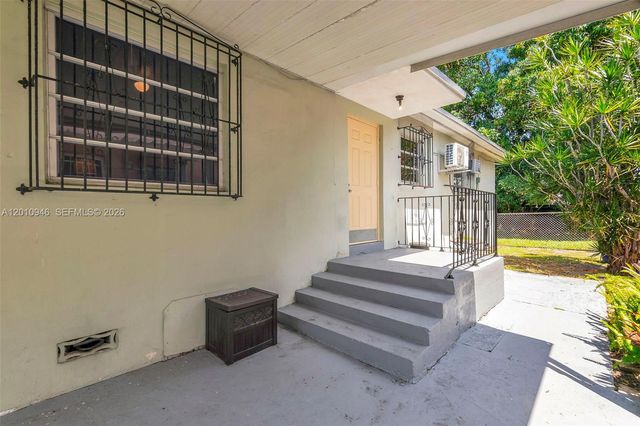 167 W 34th St, Hialeah, FL 33012
