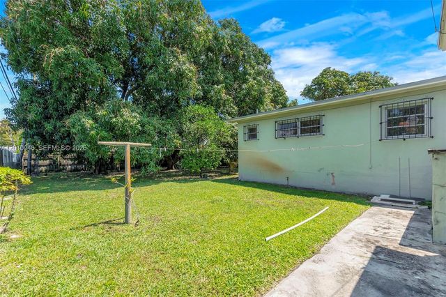 167 W 34th St, Hialeah, FL 33012