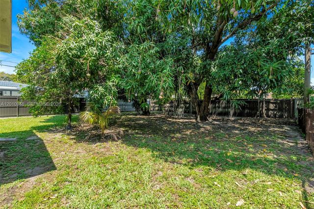 167 W 34th St, Hialeah, FL 33012