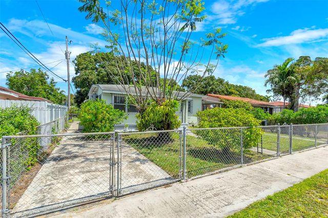 167 W 34th St, Hialeah, FL 33012
