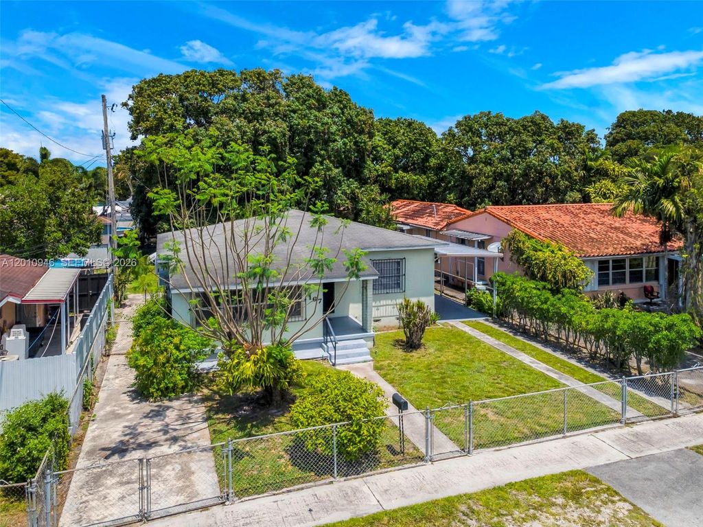 167 W 34th St, Hialeah, FL 33012