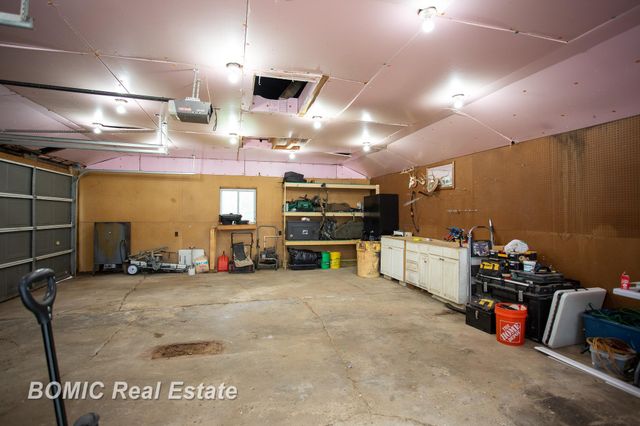 8510 N Genesee Road, Mount Morris, MI 48458