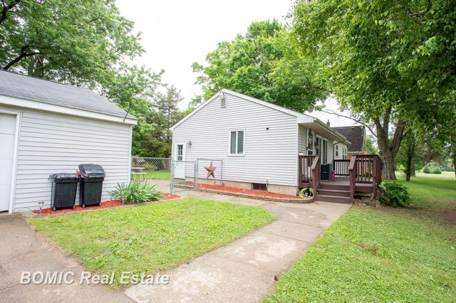 8510 N Genesee Road, Mount Morris, MI 48458
