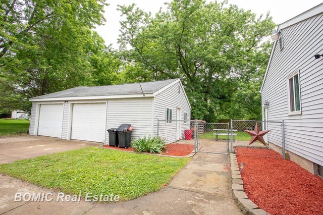 8510 N Genesee Road, Mount Morris, MI 48458